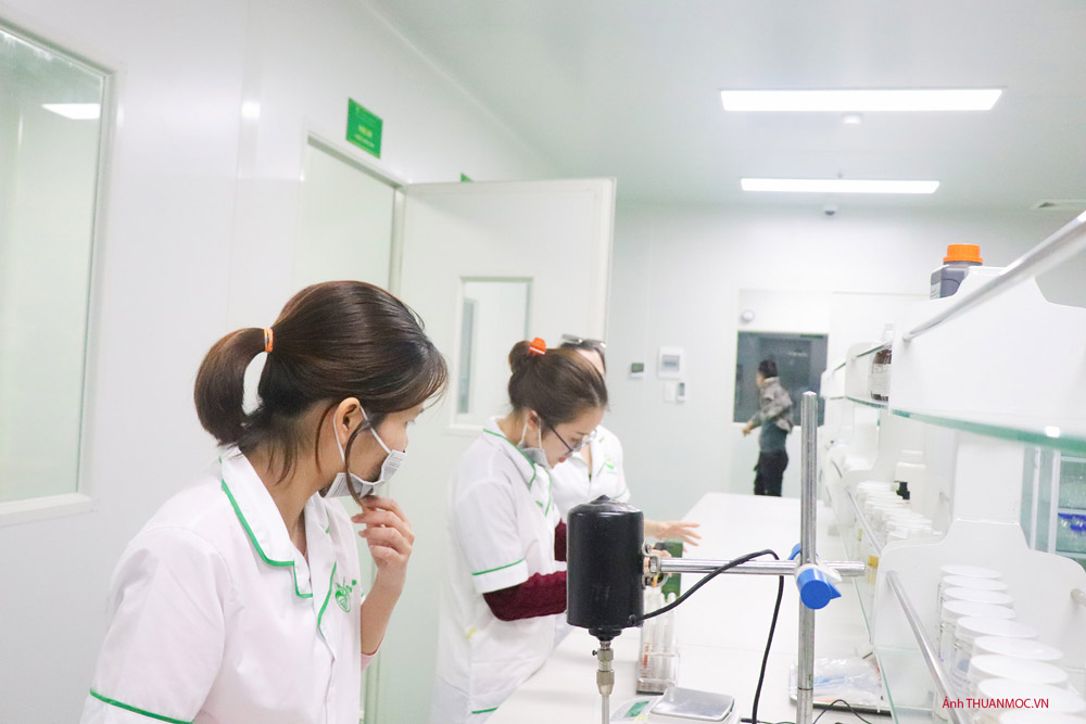 Phòng nghiên cứu và kiểm định chất lượng sản phẩm Tân Vạn Xuân